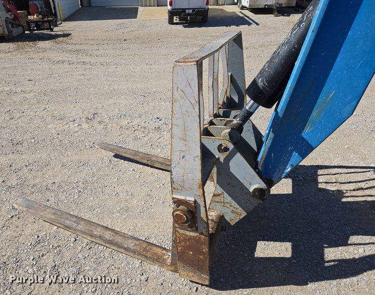 image for item DS5320 2007 Genie GTH-1056 telehandler