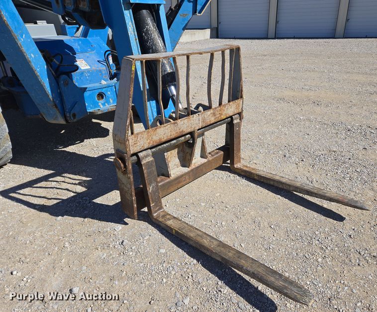 image for item DS5320 2007 Genie GTH-1056 telehandler
