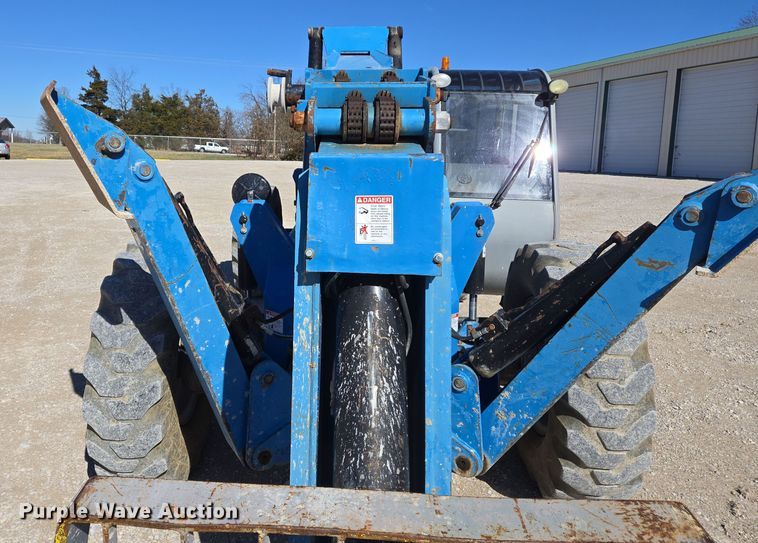 image for item DS5320 2007 Genie GTH-1056 telehandler