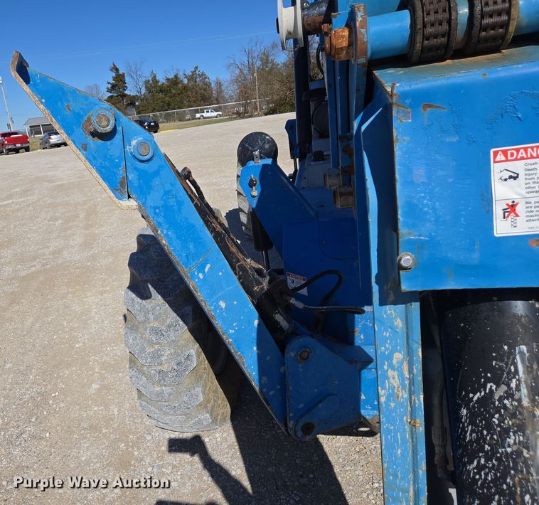 image for item DS5320 2007 Genie GTH-1056 telehandler