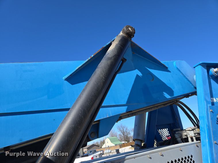 image for item DS5320 2007 Genie GTH-1056 telehandler