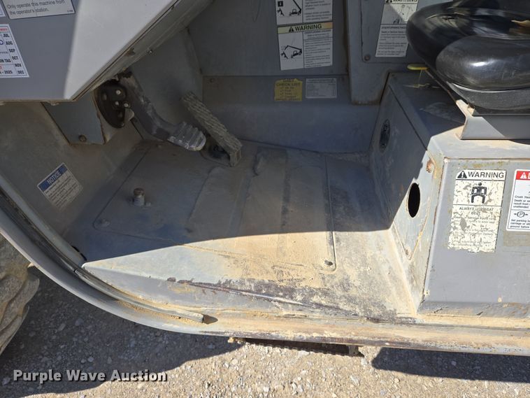 image for item DS5320 2007 Genie GTH-1056 telehandler