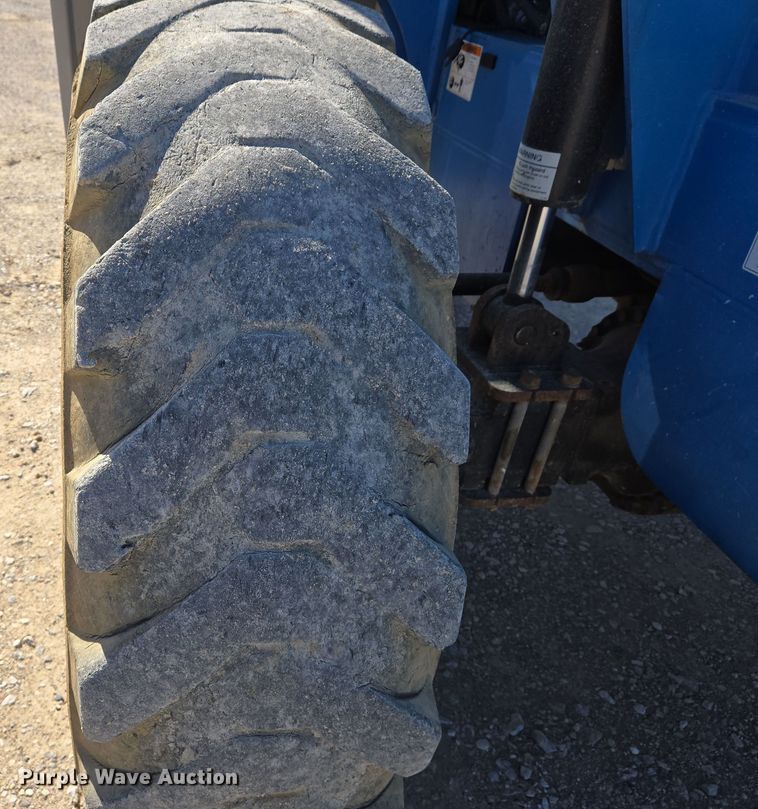 image for item DS5320 2007 Genie GTH-1056 telehandler