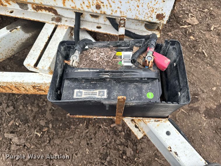 image for item DT0623 2008 Altec DC-1217 wood chipper