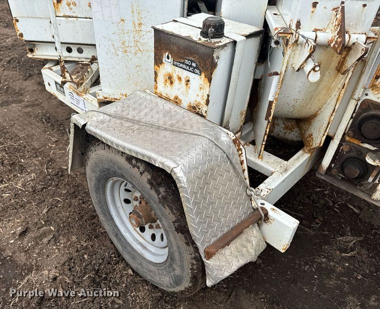 image for item DT0623 2008 Altec DC-1217 wood chipper