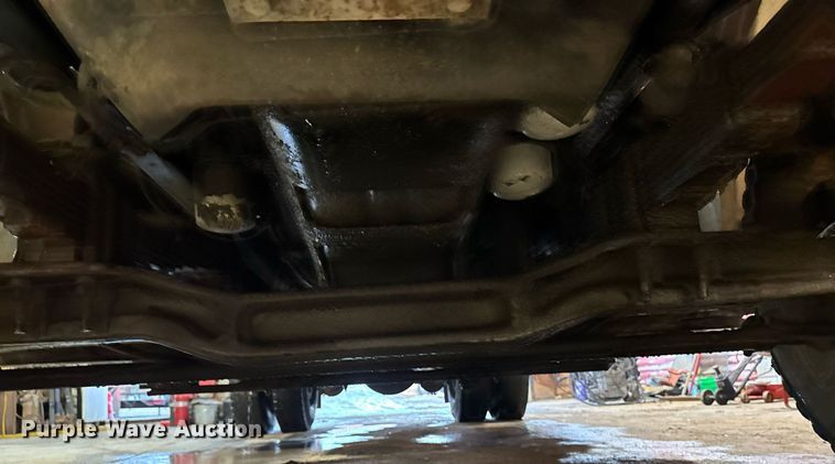 image for item DT0663 1991 Ford F700 winch truck