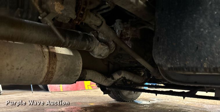 image for item DT0663 1991 Ford F700 winch truck