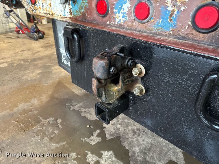 image for item DT0663 1991 Ford F700 winch truck