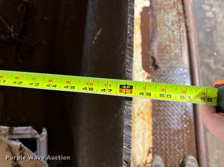 image for item DT0663 1991 Ford F700 winch truck