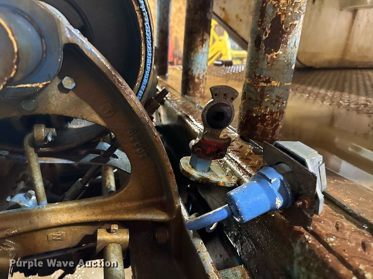 image for item DT0663 1991 Ford F700 winch truck