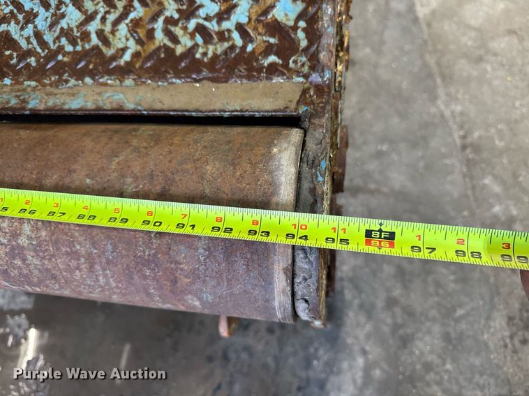 image for item DT0663 1991 Ford F700 winch truck