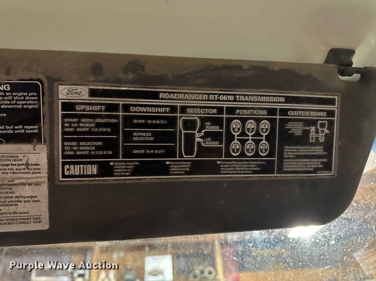 image for item DT0663 1991 Ford F700 winch truck