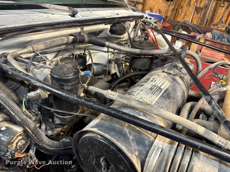 image for item DT0663 1991 Ford F700 winch truck