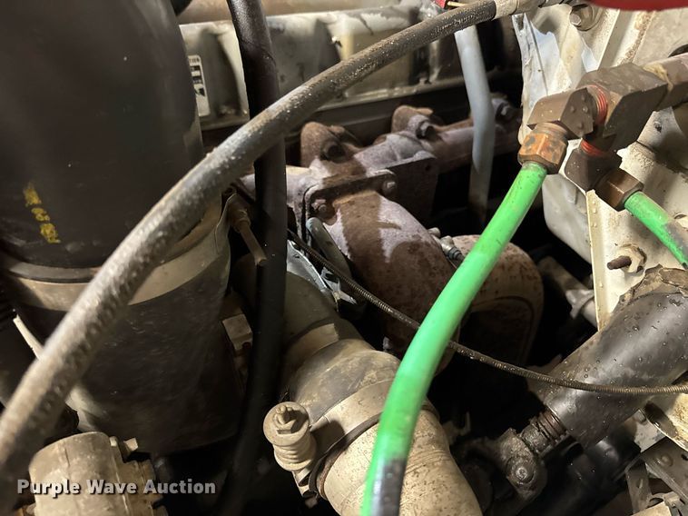 image for item DT0663 1991 Ford F700 winch truck