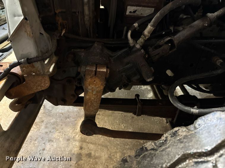 image for item DT0663 1991 Ford F700 winch truck