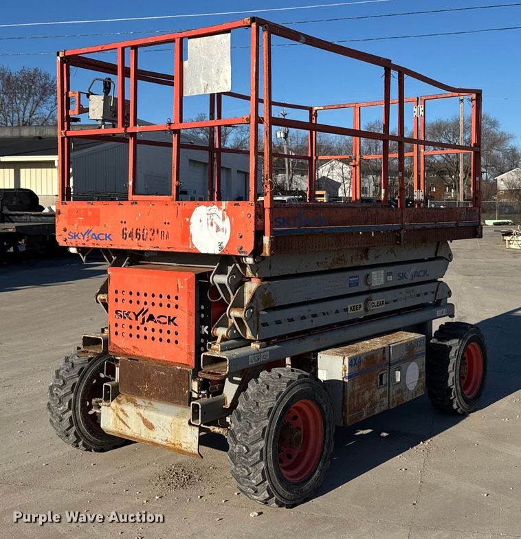 image for item DT0669 2006 Skyjack SJ7127 scissor lift