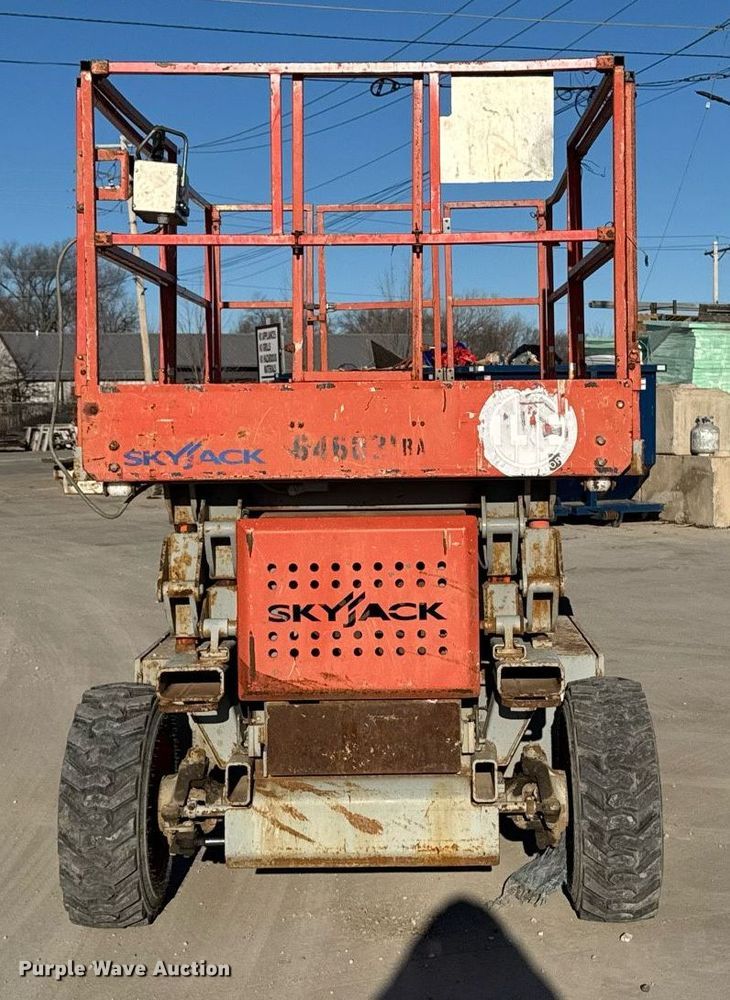 image for item DT0669 2006 Skyjack SJ7127 scissor lift