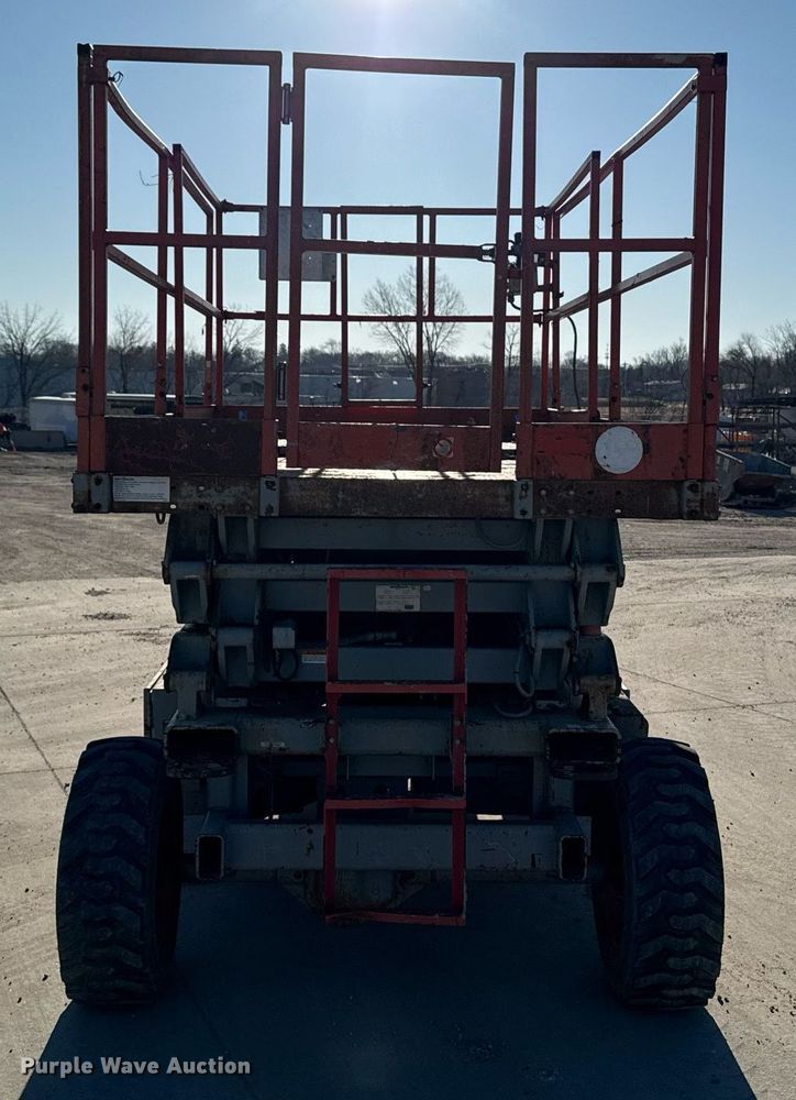 image for item DT0669 2006 Skyjack SJ7127 scissor lift