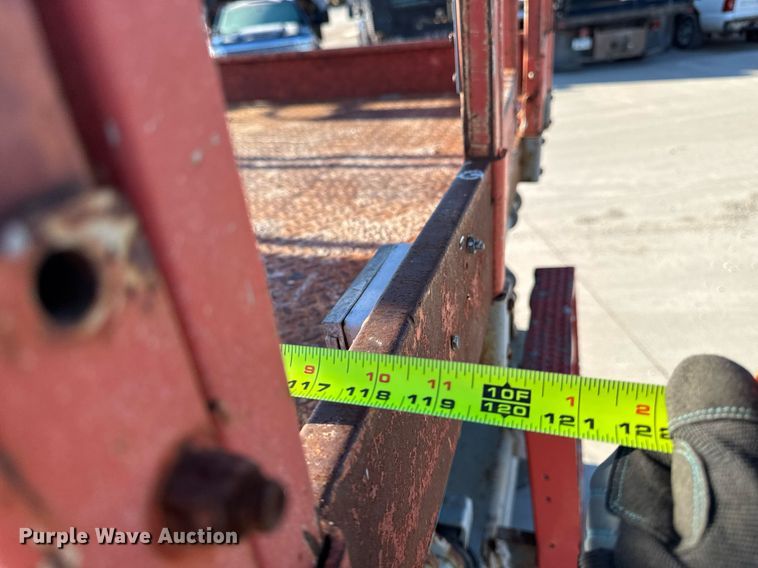 image for item DT0669 2006 Skyjack SJ7127 scissor lift