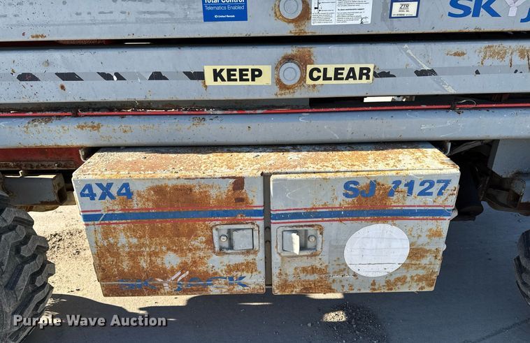 image for item DT0669 2006 Skyjack SJ7127 scissor lift