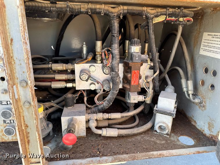 image for item DT0669 2006 Skyjack SJ7127 scissor lift