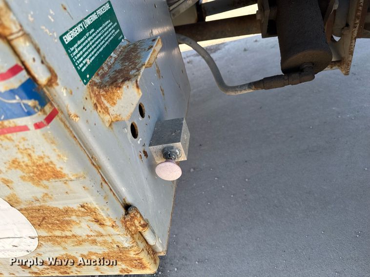 image for item DT0669 2006 Skyjack SJ7127 scissor lift