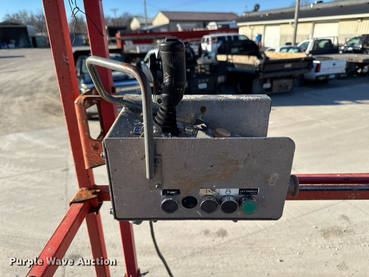 image for item DT0669 2006 Skyjack SJ7127 scissor lift