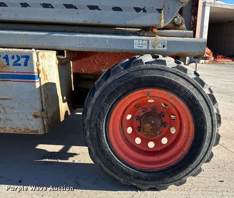 image for item DT0669 2006 Skyjack SJ7127 scissor lift