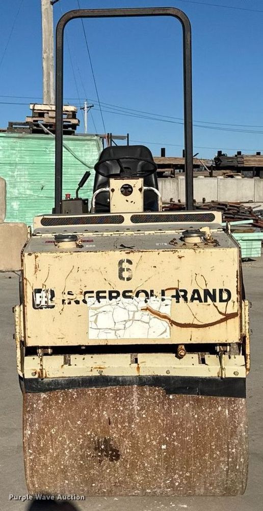 image for item DT0670 1995 Ingersoll Rand DD-22 double drum vibratory roller