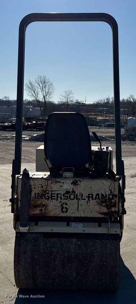 image for item DT0670 1995 Ingersoll Rand DD-22 double drum vibratory roller