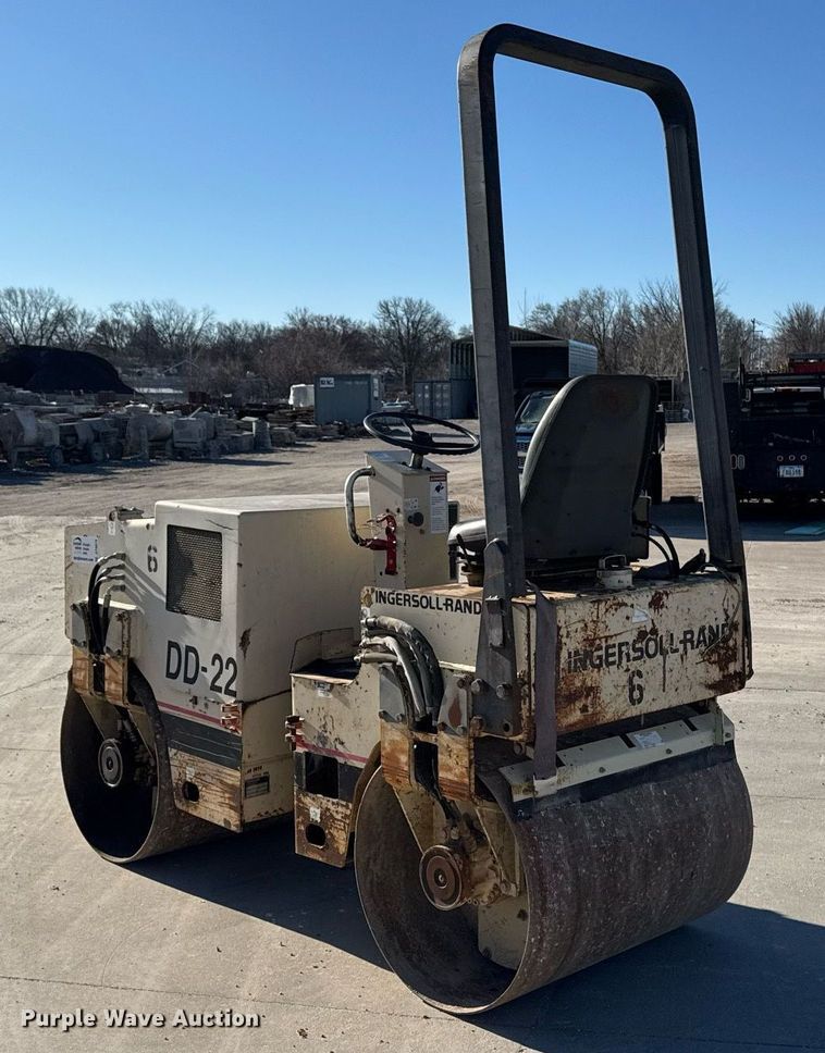 image for item DT0670 1995 Ingersoll Rand DD-22 double drum vibratory roller