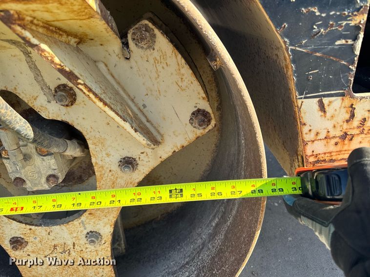 image for item DT0670 1995 Ingersoll Rand DD-22 double drum vibratory roller