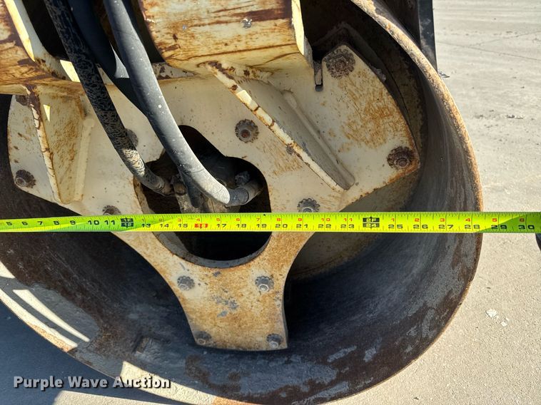 image for item DT0670 1995 Ingersoll Rand DD-22 double drum vibratory roller