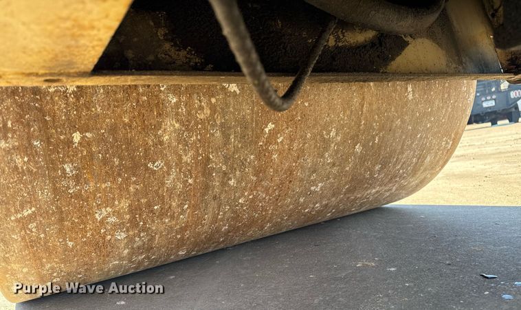 image for item DT0670 1995 Ingersoll Rand DD-22 double drum vibratory roller