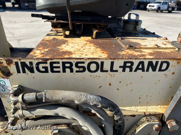 image for item DT0670 1995 Ingersoll Rand DD-22 double drum vibratory roller