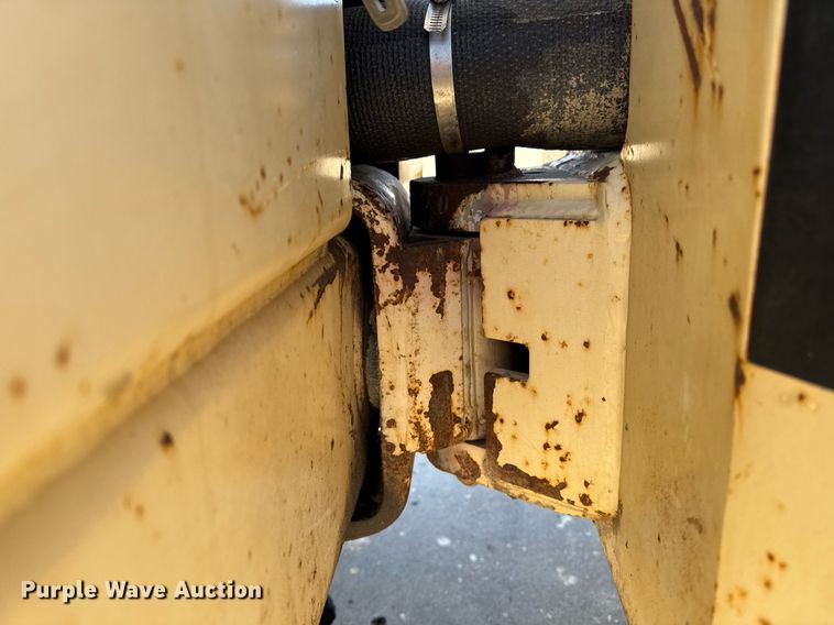 image for item DT0670 1995 Ingersoll Rand DD-22 double drum vibratory roller