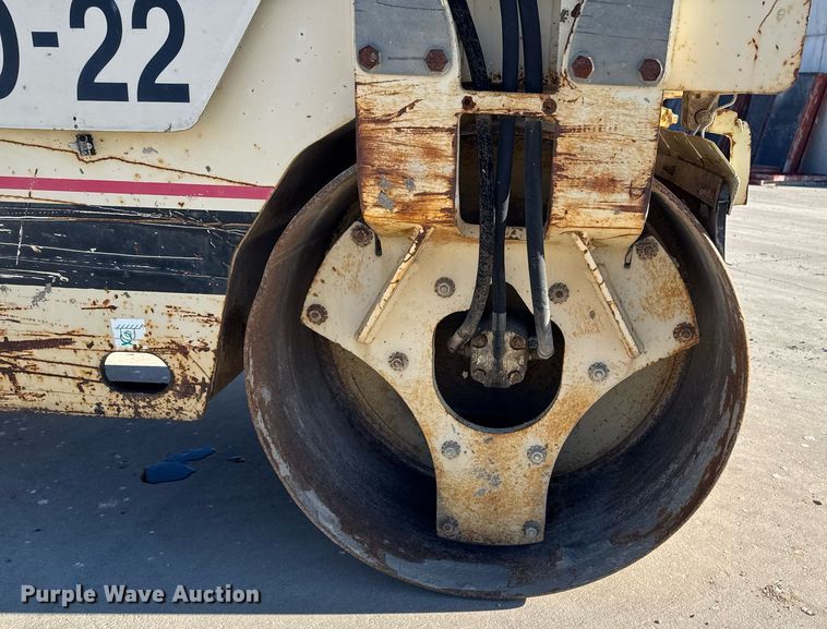 image for item DT0670 1995 Ingersoll Rand DD-22 double drum vibratory roller