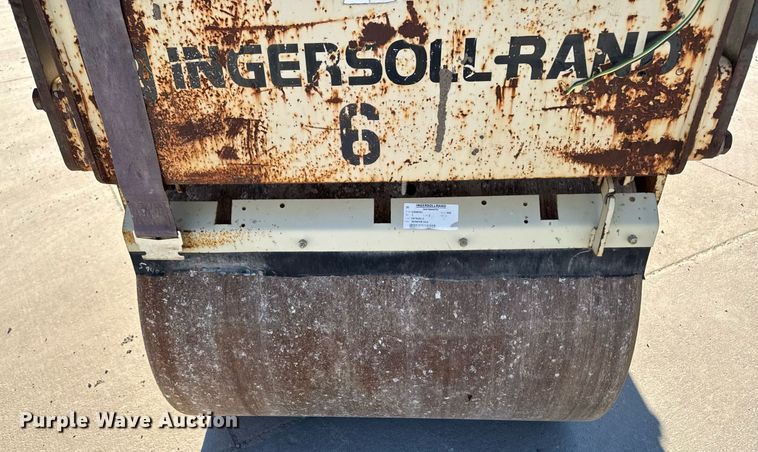 image for item DT0670 1995 Ingersoll Rand DD-22 double drum vibratory roller