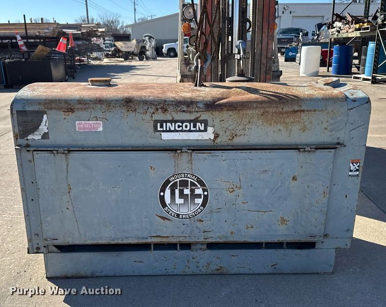 image for item DT0672 Lincoln Electric Shield-Arc SA-250 welder/generator