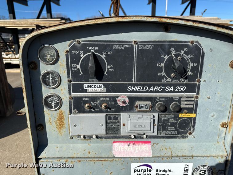 image for item DT0672 Lincoln Electric Shield-Arc SA-250 welder/generator