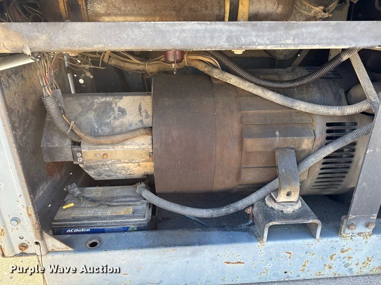 image for item DT0672 Lincoln Electric Shield-Arc SA-250 welder/generator