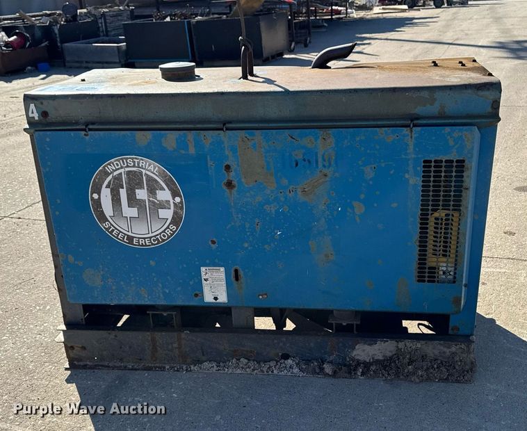 image for item DT0673 Miller Big Blue 251D welder/generator