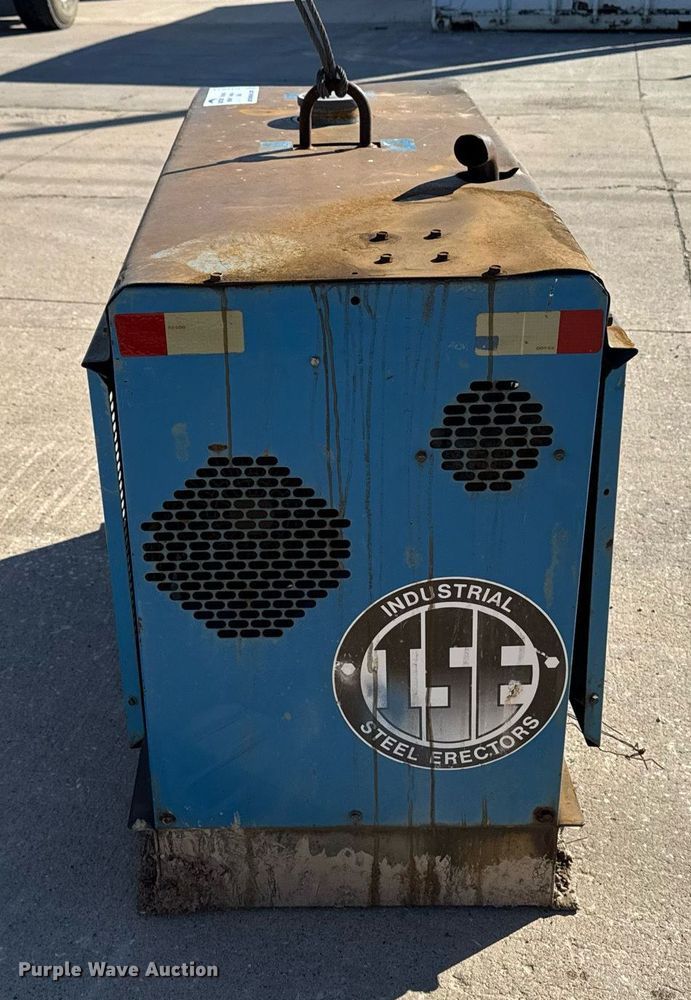 image for item DT0673 Miller Big Blue 251D welder/generator