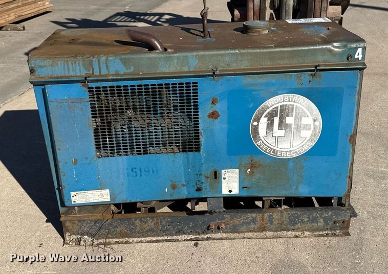 image for item DT0673 Miller Big Blue 251D welder/generator