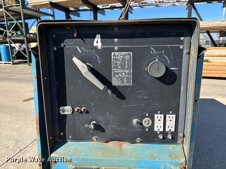 image for item DT0673 Miller Big Blue 251D welder/generator