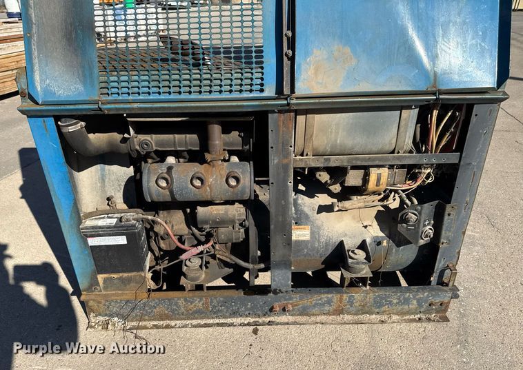 image for item DT0673 Miller Big Blue 251D welder/generator