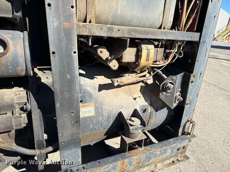 image for item DT0673 Miller Big Blue 251D welder/generator