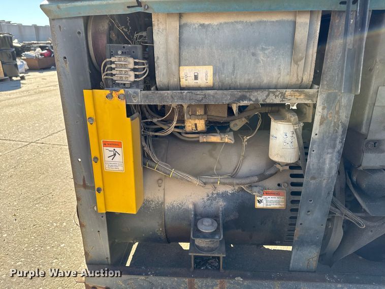 image for item DT0673 Miller Big Blue 251D welder/generator