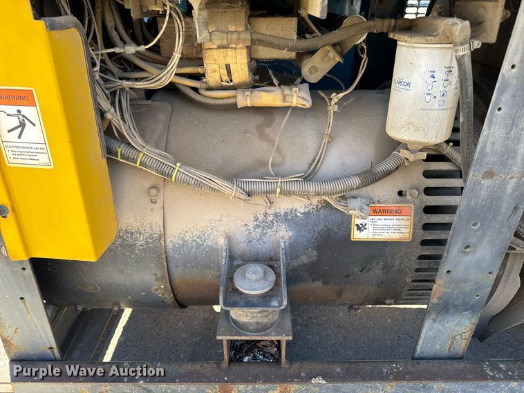 image for item DT0673 Miller Big Blue 251D welder/generator