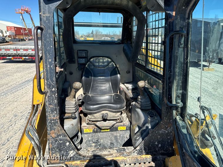 image for item DT0680 2011 Caterpillar 259B tracked skid steer loader